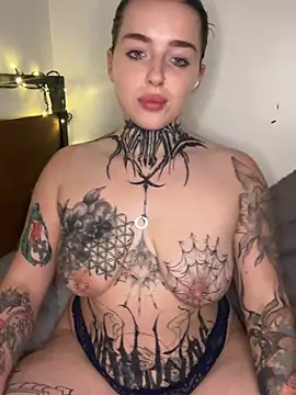 Snapshot of lucycoxxoxo chatting on July 23, 1:58 am lucycoxxoxo online show from July 23, 1:58 am