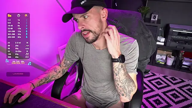 monsieurguitsxxx online show from December 16, 1:27 pm