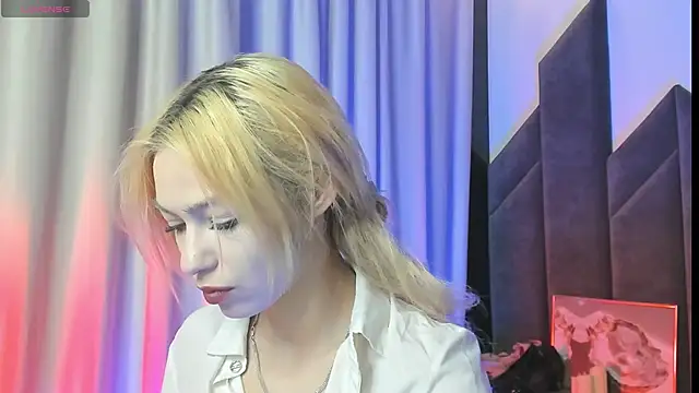 Snapshot of AlysiaSun_ chatting on June 17, 1:12 pm AlysiaSun online show from June 17, 1:12 pm