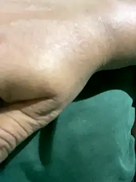 Snapshot of fairyviolet chatting on November 4, 4:22 am fairyviolet online show from November 4, 4:22 am