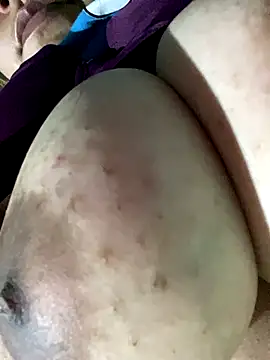 Snapshot of fairyviolet chatting on November 7, 10:54 pm fairyviolet online show from November 7, 10:54 pm