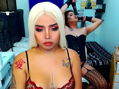 Snapshot of LovelyTs4U chatting on May 19, 8:37 pm LovelyTs4U online show from May 19, 8:37 pm