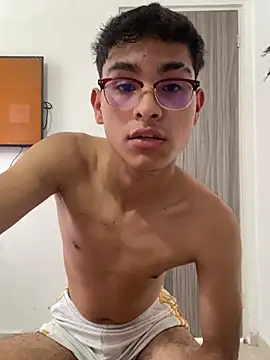 Muchachito18 online show from February 1, 6:39 pm