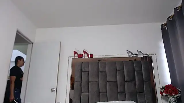 Snapshot of Salmma_Milf chatting on June 30, 11:44 am Salmma Milf online show from June 30, 11:44 am