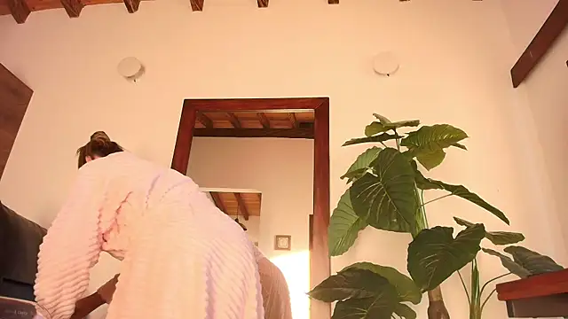 Snapshot of Salmma_Milf chatting on July 28, 11:50 am Salmma Milf online show from July 28, 11:50 am