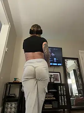 EllieELf online show from October 14, 9:59 pm
