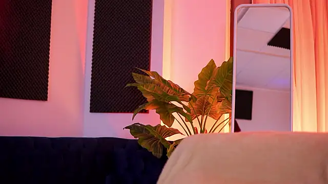 TiffanyBlaize online show from February 23, 4:10 am