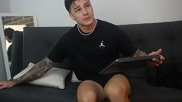 Snapshot of Dominick_walker chatting on February 1, 10:30 pm Dominick walker online show from February 1, 10:30 pm