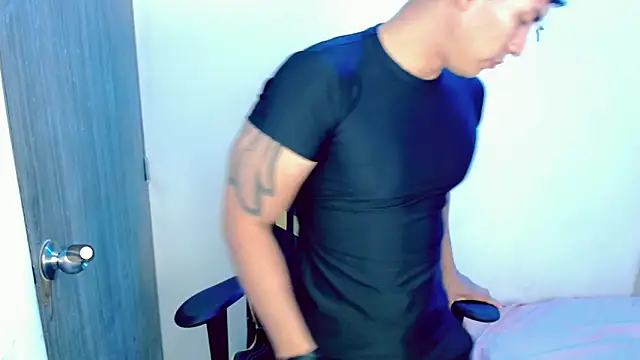 Maynow 666 online show from October 28, 8:33 pm