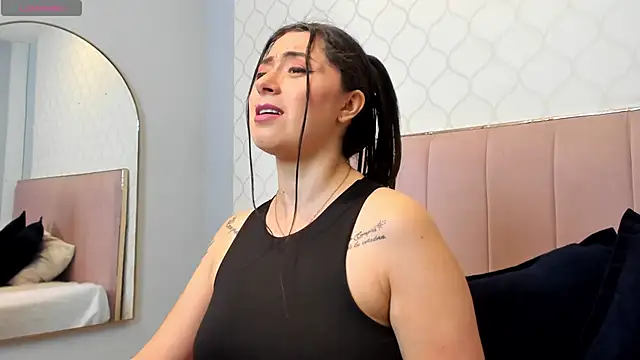 JuliethCruz  online show from March 15, 6:47 pm