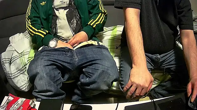 bull419M online show from March 26, 11:54 pm