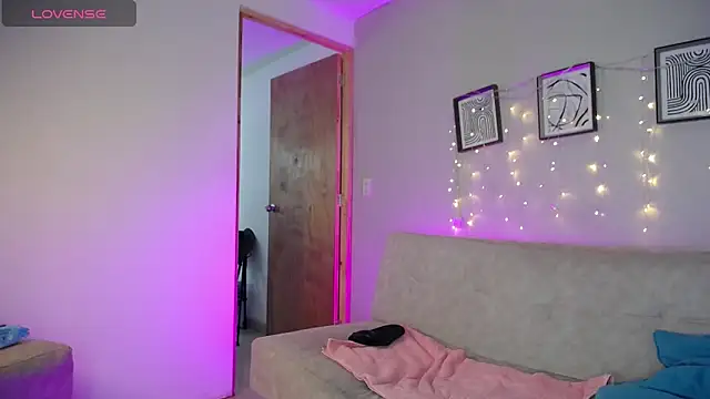 Sweet Bella Valery online show from April 21, 12:22 pm