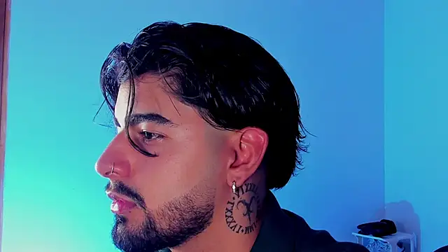 Snapshot of maximo_black_ chatting on October 17, 8:22 pm maximo black  online show from October 17, 8:22 pm