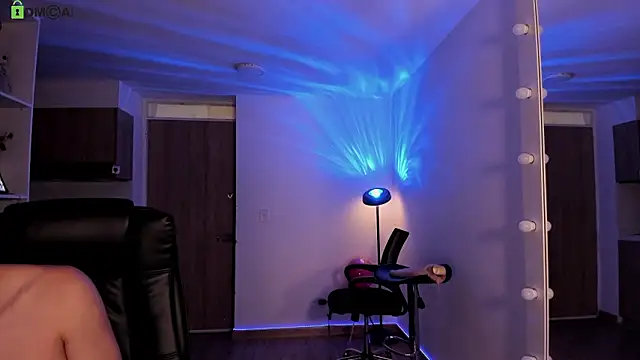 Mikeyvioleta  online show from February 19, 9:27 am