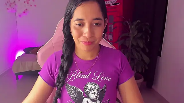 Snapshot of Kruela chatting on December 1, 1:10 am Kruela online show from December 1, 1:10 am