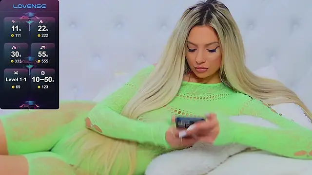 Snapshot of AriannaSins chatting on February 3, 4:31 pm AriannaSins online show from February 3, 4:31 pm