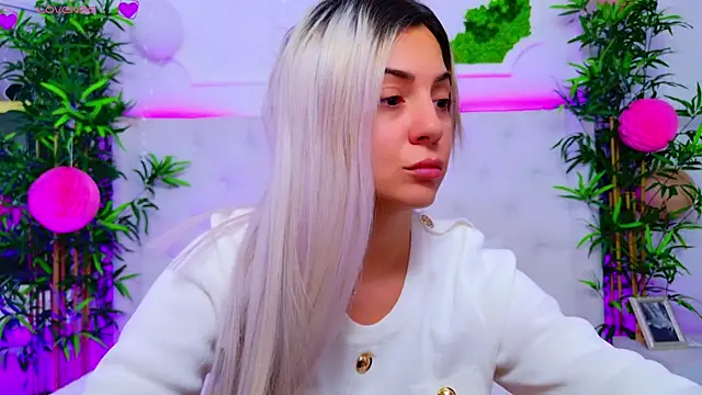 Snapshot of AriannaSins chatting on September 19, 12:28 pm AriannaSins online show from September 19, 12:28 pm