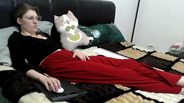 SandyCassie online show from February 14, 6:48 pm