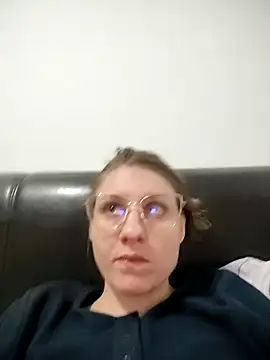 SandyCassie online show from March 8, 7:28 pm