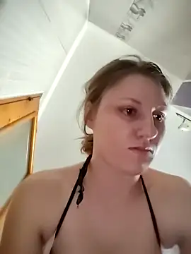 SandyCassie online show from March 9, 9:57 am