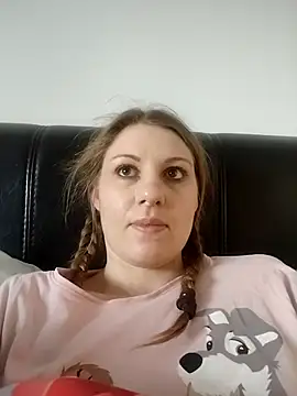 SandyCassie online show from April 12, 5:23 am