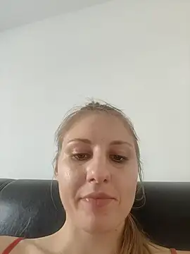 Snapshot of SandyCassie chatting on June 24, 7:07 am SandyCassie online show from June 24, 7:07 am