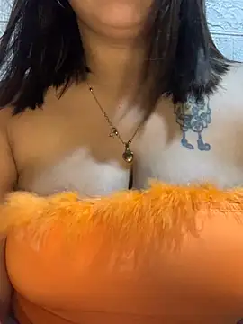 Snapshot of MommyHot22 chatting on October 16, 5:52 am MommyHot22 online show from October 16, 5:52 am