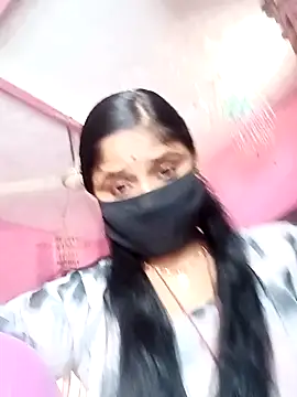 Snapshot of Rajni_chauhan chatting on May 1, 8:19 am Rajni chauhan online show from May 1, 8:19 am