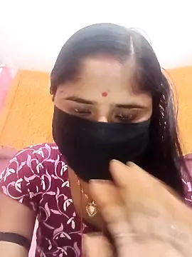 Snapshot of Rajni_chauhan chatting on May 2, 4:12 pm Rajni chauhan online show from May 2, 4:12 pm
