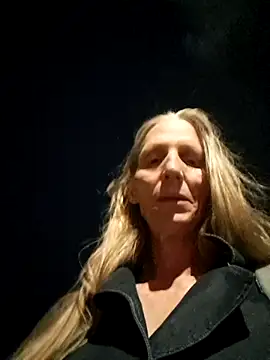 Snapshot of Cheryl_F chatting on March 30, 6:42 pm Cheryl F online show from March 30, 6:42 pm