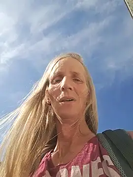 Snapshot of Cheryl_F chatting on April 29, 3:16 pm Cheryl F online show from April 29, 3:16 pm