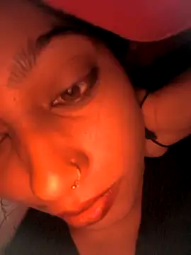 Snapshot of Ragni_bhargav chatting on April 23, 11:18 pm Ragni bhargav online show from April 23, 11:18 pm