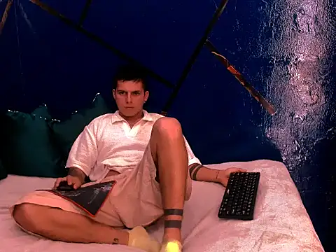 JOHS TYLER online show from October 19, 12:50 pm