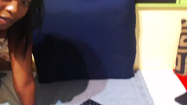 Snapshot of TallEbonyBabe chatting on May 30, 4:53 am TallEbonyBabe online show from May 30, 4:53 am
