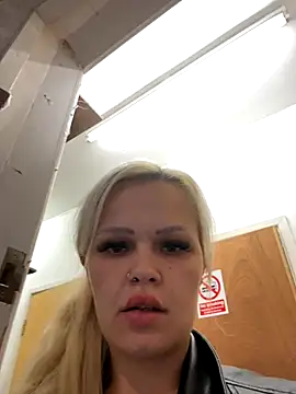 Snapshot of CherryXOX- chatting on October 16, 12:28 pm CherryXOX- online show from October 16, 12:28 pm