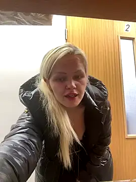 Snapshot of CherryXOX- chatting on October 27, 1:59 pm CherryXOX- online show from October 27, 1:59 pm