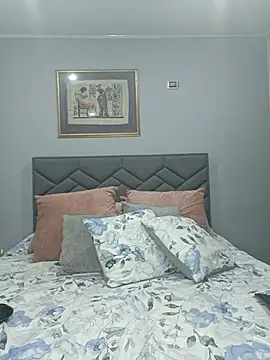 Elizabeth bennett 6 online show from April 12, 3:44 am