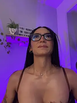 Snapshot of Im_sofiaaa chatting on June 20, 2:25 am Im sofiaaa online show from June 20, 2:25 am