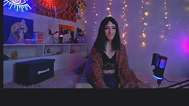 Snapshot of whoalexxa chatting on November 8, 6:40 pm whoalexxa online show from November 8, 6:40 pm