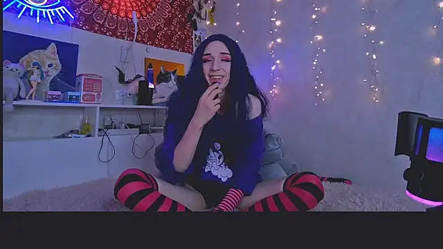 Snapshot of whoalexxa chatting on November 9, 8:29 pm whoalexxa online show from November 9, 8:29 pm