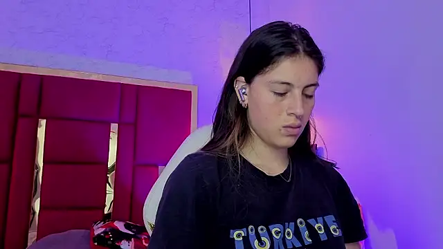 moon winy online show from March 15, 11:27 am