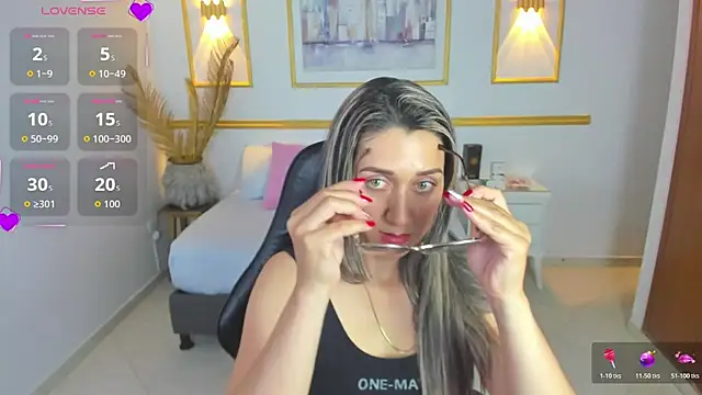 karlyy  online show from November 21, 7:12 pm