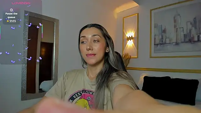 karlyy  online show from December 5, 7:43 pm