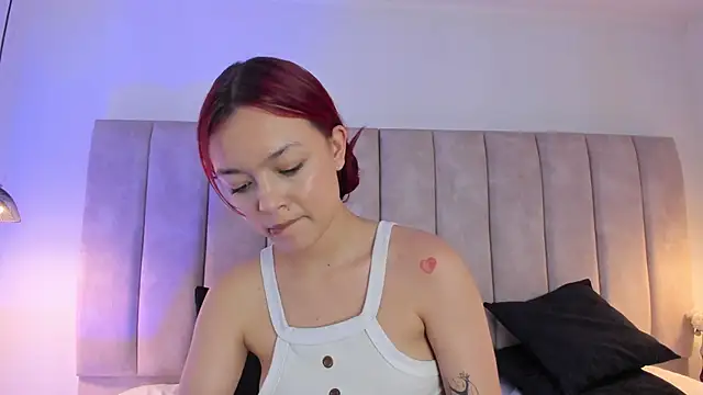 Martinaa Garcia online show from April 18, 7:07 pm