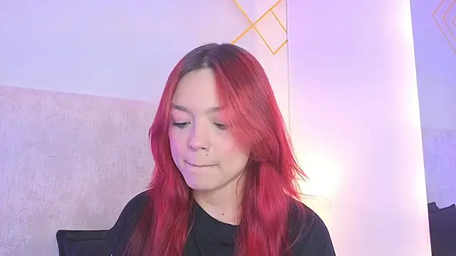 Snapshot of Martinaa_Garcia chatting on June 1, 7:48 pm Martinaa Garcia online show from June 1, 7:48 pm