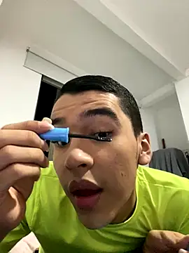 Snapshot of emma19_ chatting on October 24, 11:56 pm emma19  online show from October 24, 11:56 pm