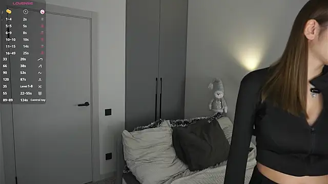 BrynnHolverson online show from December 21, 7:10 pm