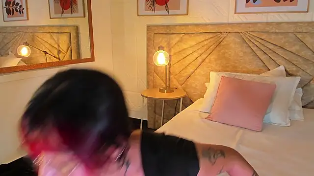 Emma duff online show from March 4, 7:31 pm