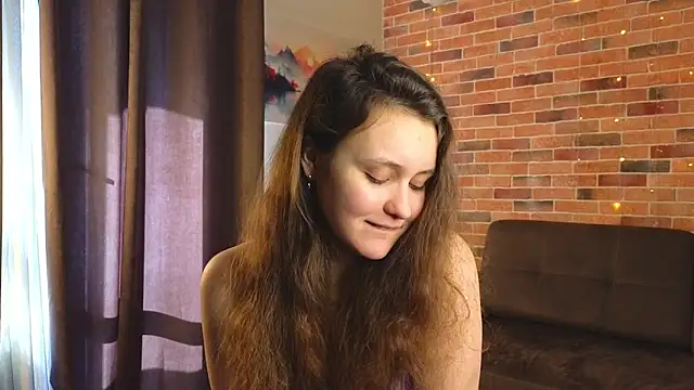 Snapshot of FoxFever chatting on April 28, 5:01 am FoxFever online show from April 28, 5:01 am
