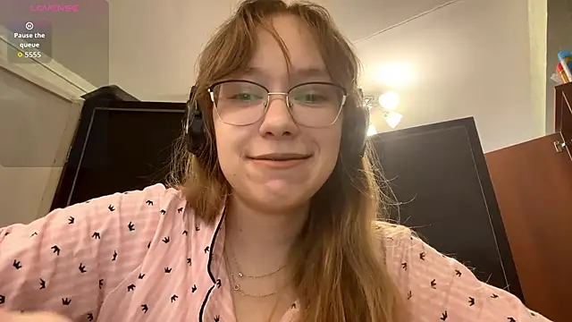 JuneCooper online show from October 24, 8:22 am